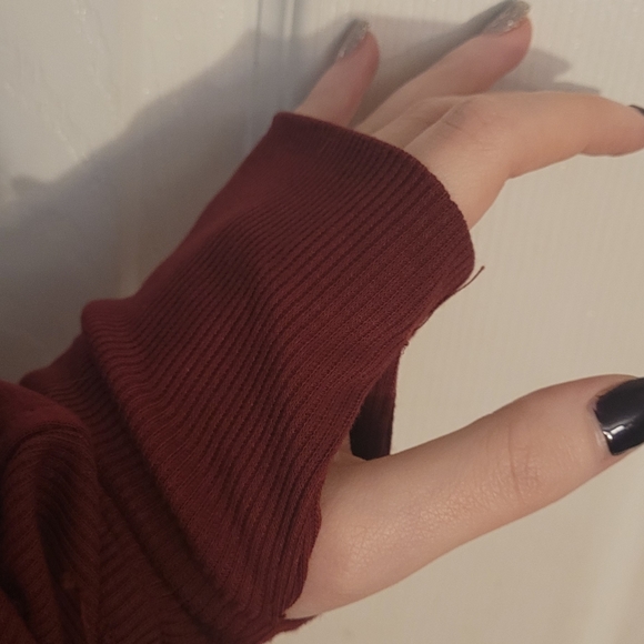 Burgundy hoodie - Picture 2 of 4